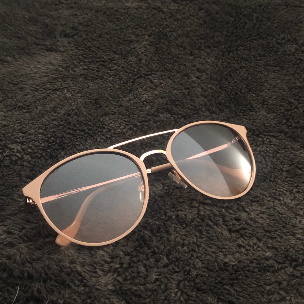 NWOT Jessica Simpson Sunglasses Round w/ Brow Bar